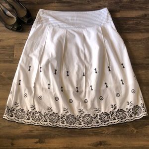 Mint Green White w/ Black Embroidery Skirt size L